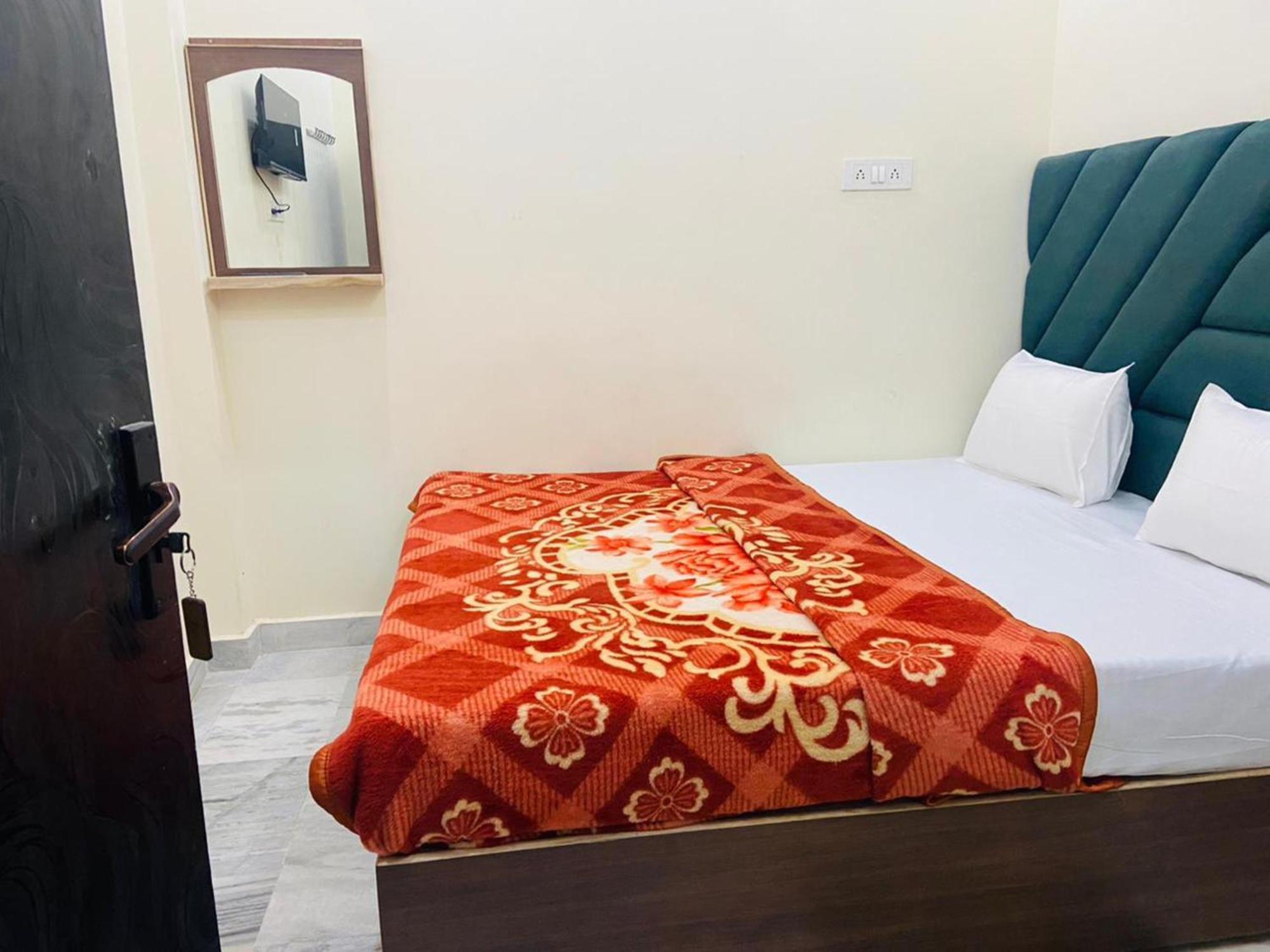 Rudraksha Hotel Varanasi Exterior photo